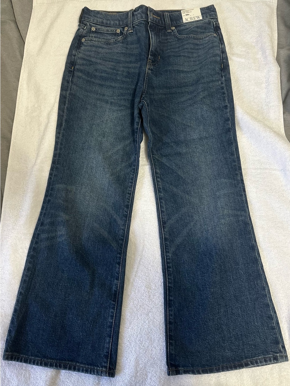 J.Crew cropped kick out high rise semi-stretch jeans in size 26P.